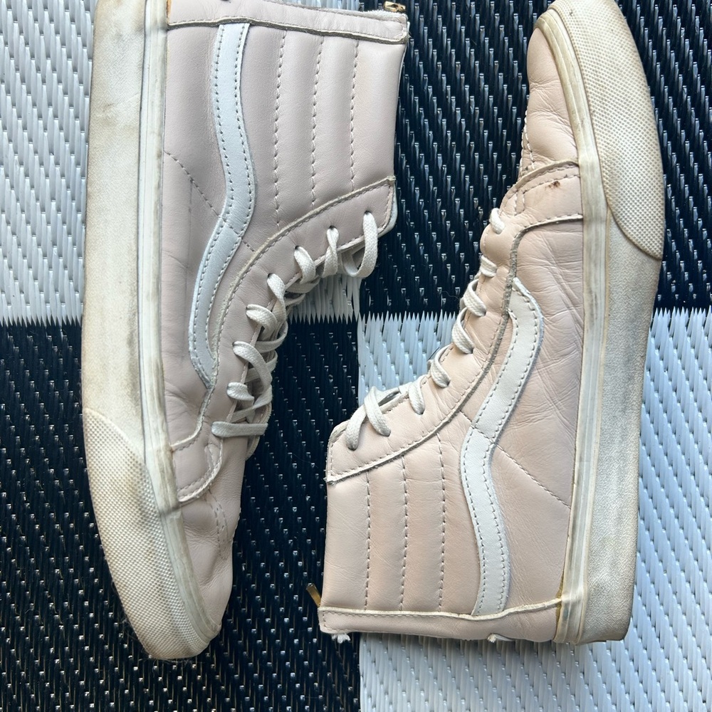 VANS SK8 HI TOP LEATHER WOMENS SIZE 9